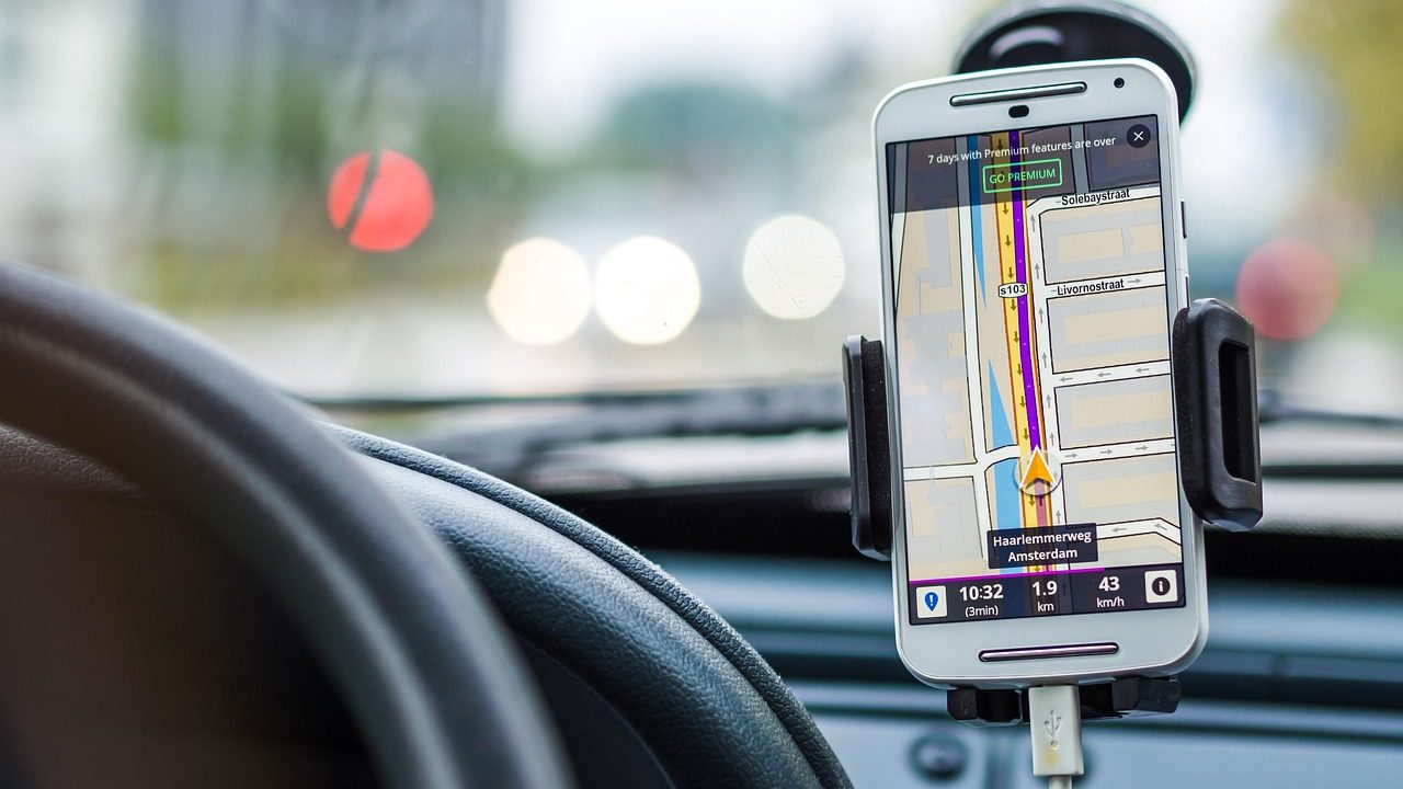 Navigacija rodė 25 minutes, o kelionė užtruko 45: kaip „Google Maps“ pasakyti, kada išvažiuoti