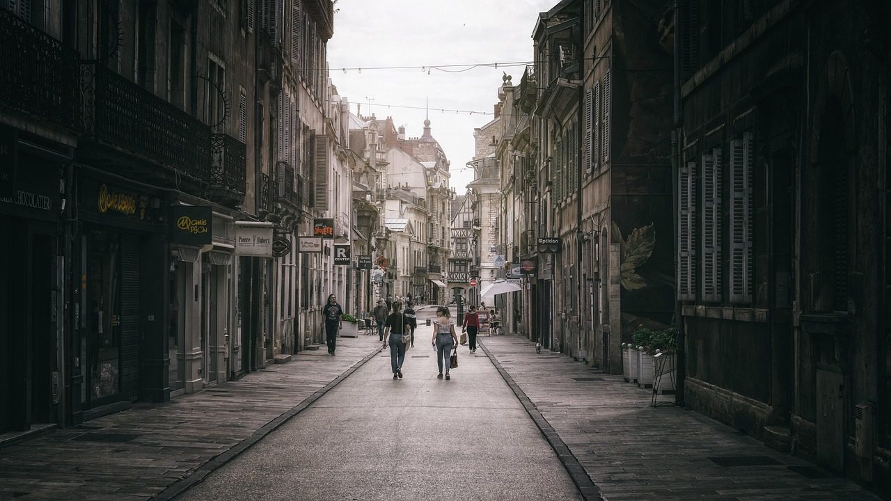 Tikrinate, ar užrakinote duris, bet abejonė negęsta: pakartotinis patikrinimas silpnina pasitikėjimą atmintimi